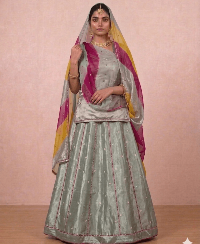 FABRIC/-POSHAK IN TISSUE FABRIC WITH PYOR THAKURJI ODHNI